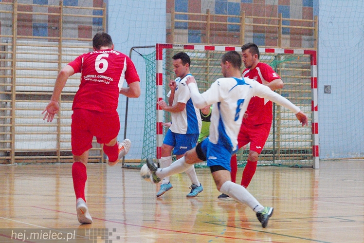 Horror futsalowy: wynik 3:3, bramki w ostatnich sekundach, usunięty trener