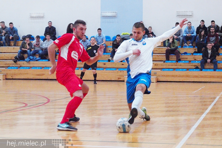 Horror futsalowy: wynik 3:3, bramki w ostatnich sekundach, usunięty trener