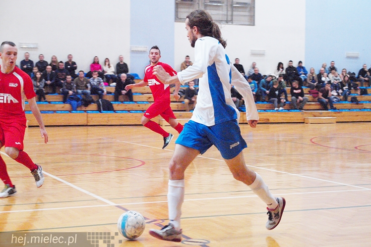 Horror futsalowy: wynik 3:3, bramki w ostatnich sekundach, usunięty trener