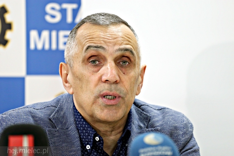 Mikrofon FKS - spotkanie prasowe w klubie piłkarskim FKS Stal Mielec