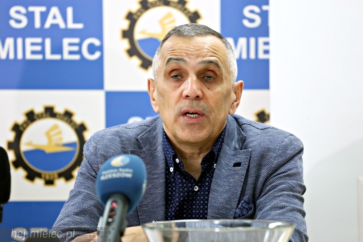 Mikrofon FKS - spotkanie prasowe w klubie piłkarskim FKS Stal Mielec