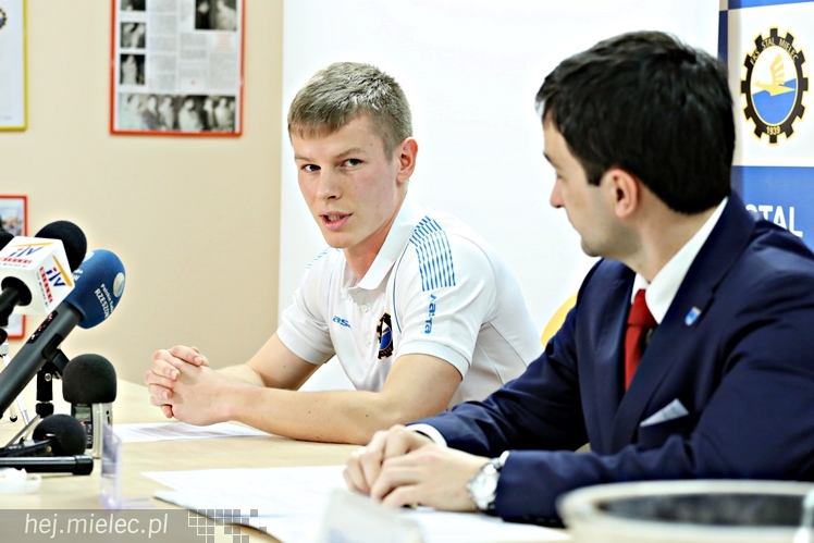 Mikrofon FKS - spotkanie prasowe w klubie piłkarskim FKS Stal Mielec