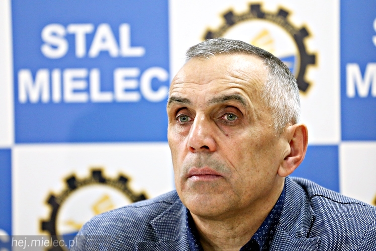 Mikrofon FKS - spotkanie prasowe w klubie piłkarskim FKS Stal Mielec