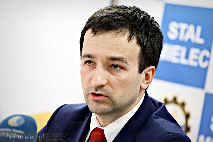 Mikrofon FKS - spotkanie prasowe w klubie piłkarskim FKS Stal Mielec