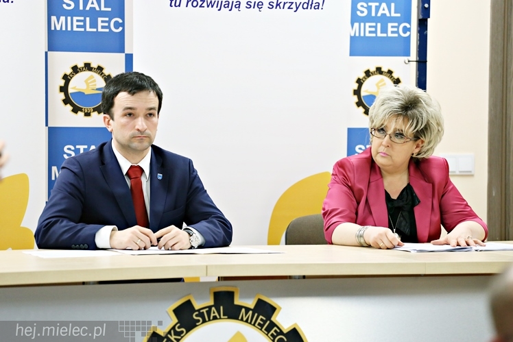 Mikrofon FKS - spotkanie prasowe w klubie piłkarskim FKS Stal Mielec