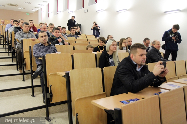 Wicemistrzowie świata juniorów w szybownictwie na spotkaniu w Mielcu