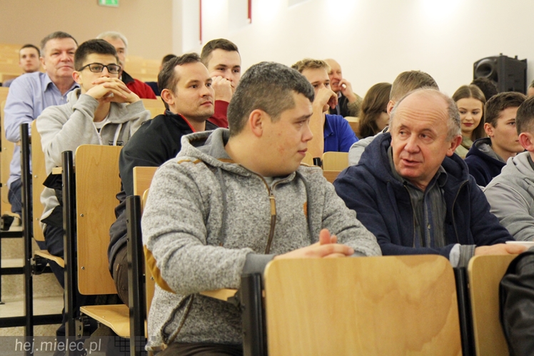 Wicemistrzowie świata juniorów w szybownictwie na spotkaniu w Mielcu