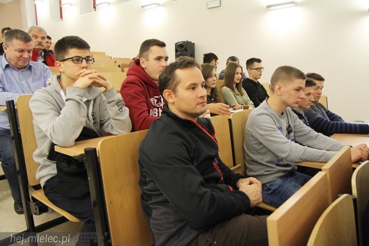 Wicemistrzowie świata juniorów w szybownictwie na spotkaniu w Mielcu