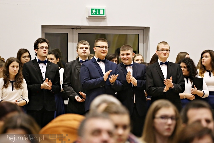 Wspólny koncert chórów I i II LO. Kolędy dla rodziców i darczyńców