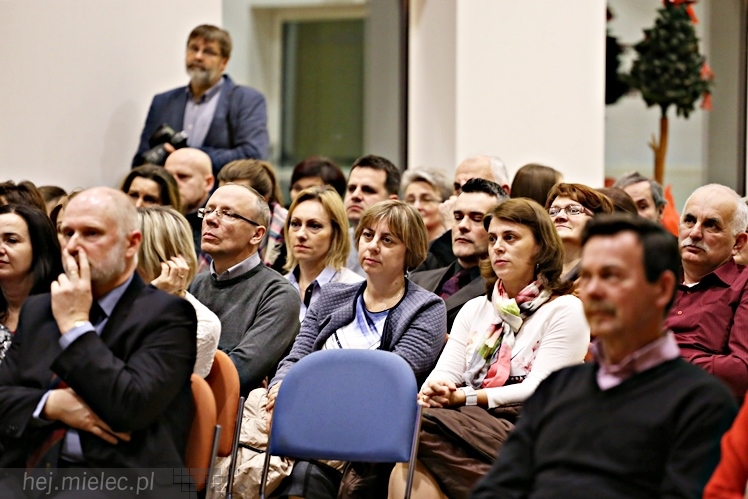 Wspólny koncert chórów I i II LO. Kolędy dla rodziców i darczyńców