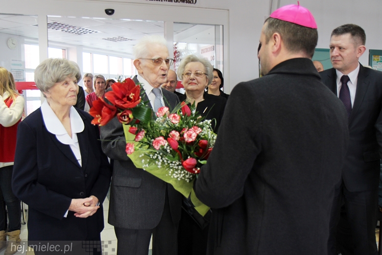 Biskup Leszek Leszkiewicz odwiedził Dom Pomocy Społecznej