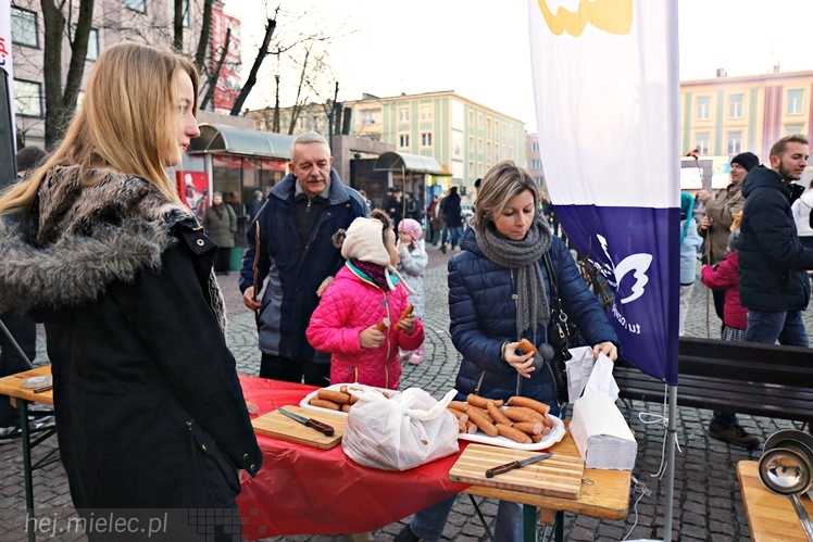Walentynkowe grillowanie na Placu Armii Krajowej
