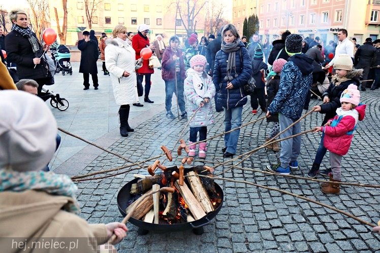 Walentynkowe grillowanie na Placu Armii Krajowej