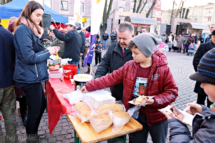 Walentynkowe grillowanie na Placu Armii Krajowej