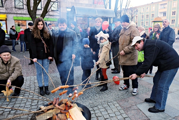 Walentynkowe grillowanie na Placu Armii Krajowej