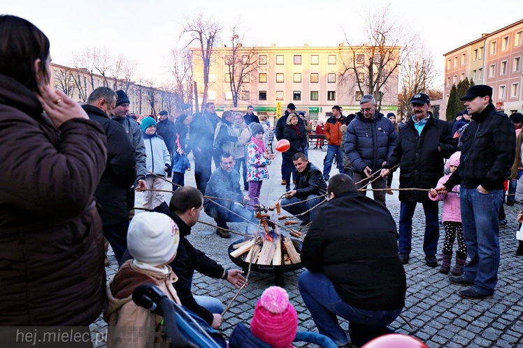 Walentynkowe grillowanie na Placu Armii Krajowej