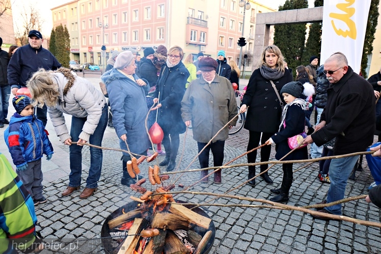 Walentynkowe grillowanie na Placu Armii Krajowej