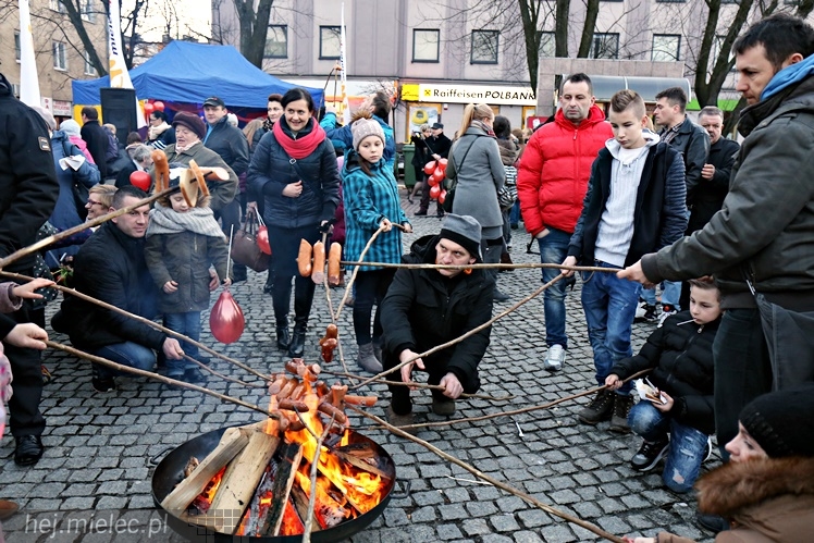 Walentynkowe grillowanie na Placu Armii Krajowej
