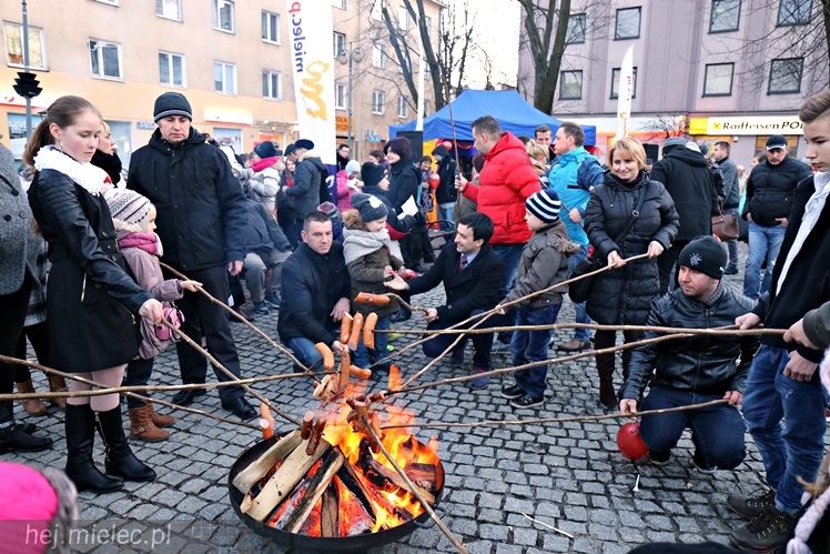 Walentynkowe grillowanie na Placu Armii Krajowej