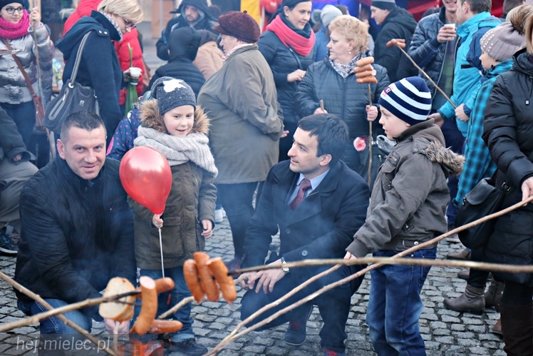 Walentynkowe grillowanie na Placu Armii Krajowej