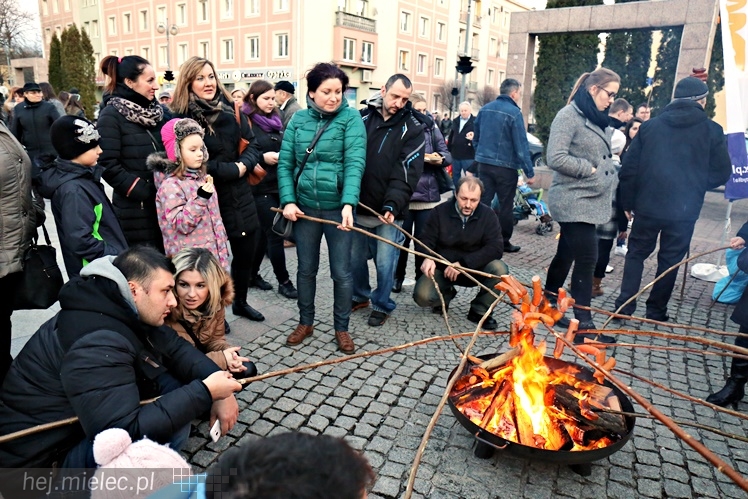 Walentynkowe grillowanie na Placu Armii Krajowej