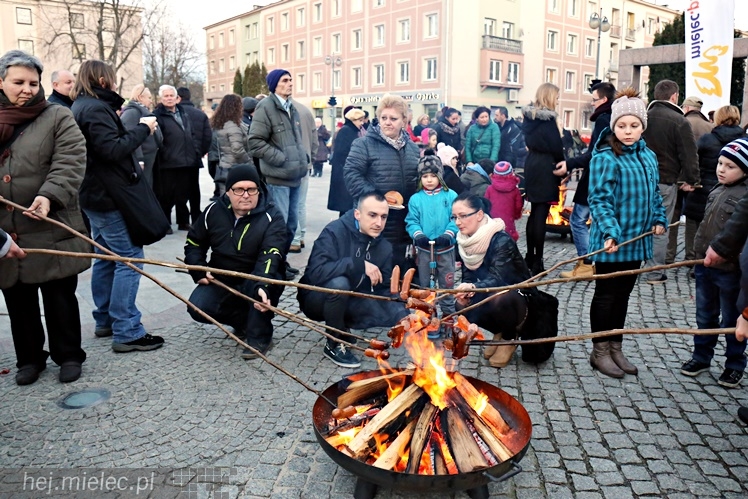 Walentynkowe grillowanie na Placu Armii Krajowej