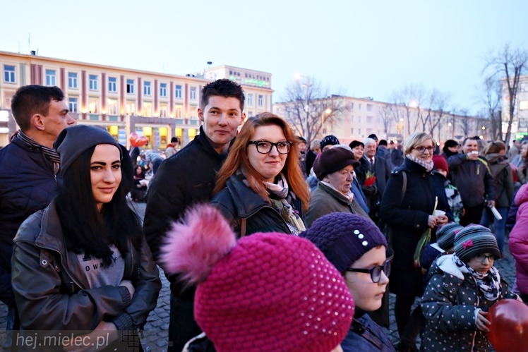 Walentynkowe grillowanie na Placu Armii Krajowej