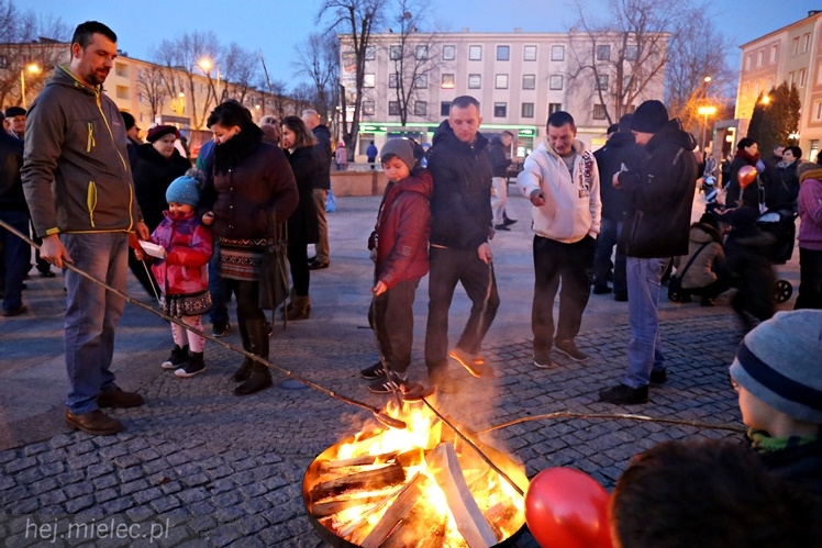 Walentynkowe grillowanie na Placu Armii Krajowej