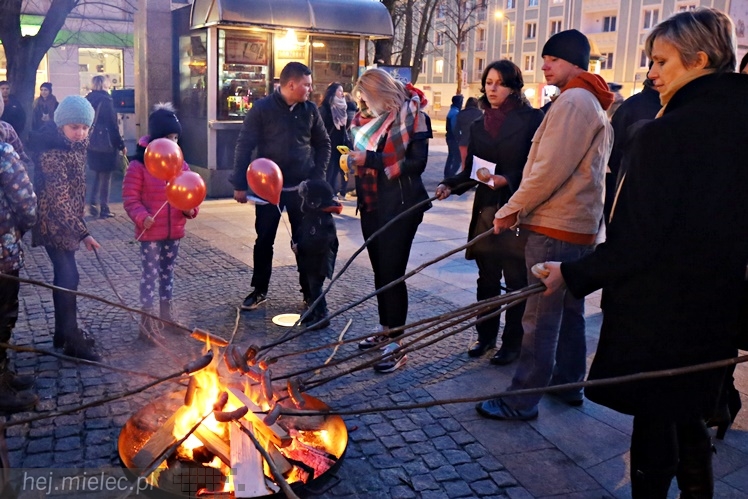 Walentynkowe grillowanie na Placu Armii Krajowej
