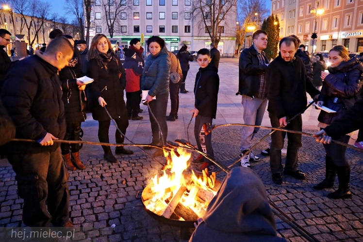 Walentynkowe grillowanie na Placu Armii Krajowej