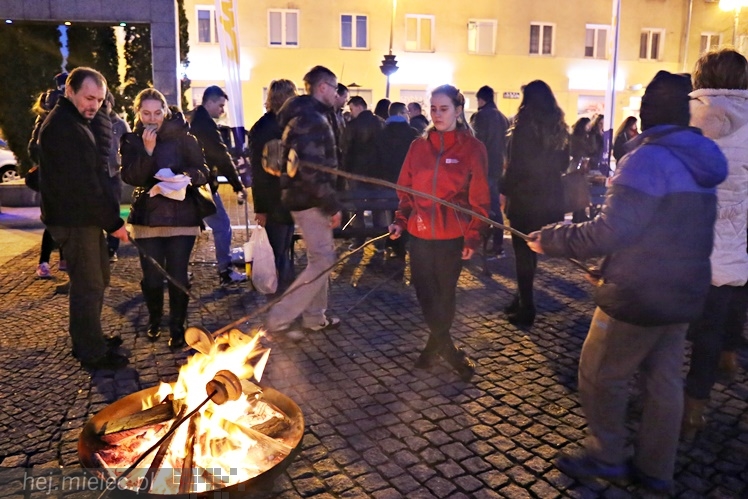 Walentynkowe grillowanie na Placu Armii Krajowej