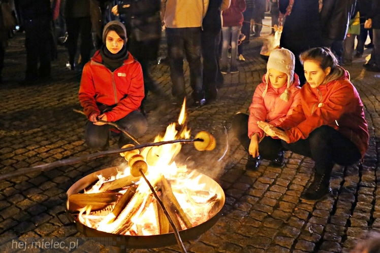 Walentynkowe grillowanie na Placu Armii Krajowej