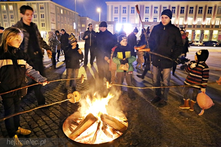 Walentynkowe grillowanie na Placu Armii Krajowej