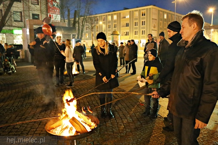 Walentynkowe grillowanie na Placu Armii Krajowej