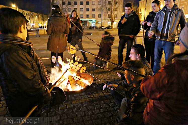 Walentynkowe grillowanie na Placu Armii Krajowej