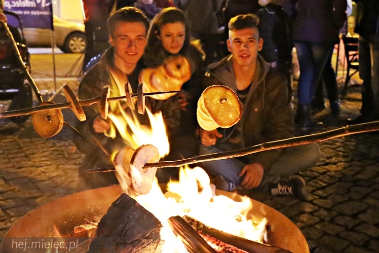 Walentynkowe grillowanie na Placu Armii Krajowej