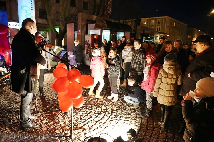 Walentynkowe grillowanie na Placu Armii Krajowej