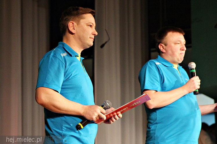 ?Rzeszowiacy?, ?Abrakadabra? i uczniowie z Żarówki we wspólnym koncercie dla chorego Maksa