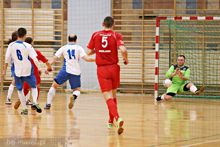 KF STAL MIELEC - GKS Berland OSiR Komprachcice 4:7
