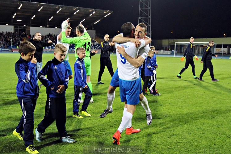 Piłkarze i kibice FKS Stali Mielec świętują awans do I ligi
