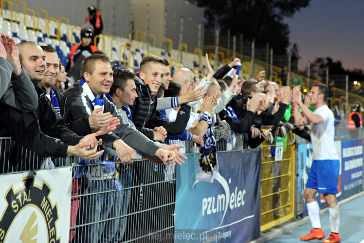 Piłkarze i kibice FKS Stali Mielec świętują awans do I ligi