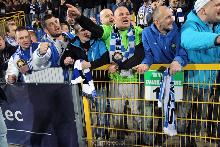 Piłkarze i kibice FKS Stali Mielec świętują awans do I ligi