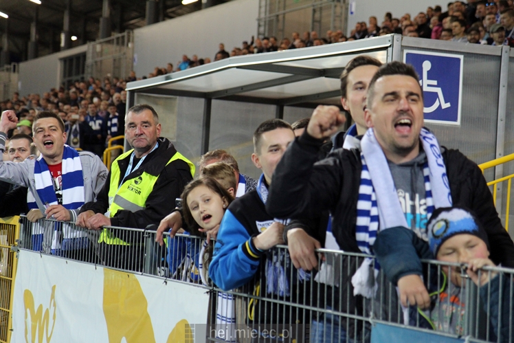 Piłkarze i kibice FKS Stali Mielec świętują awans do I ligi