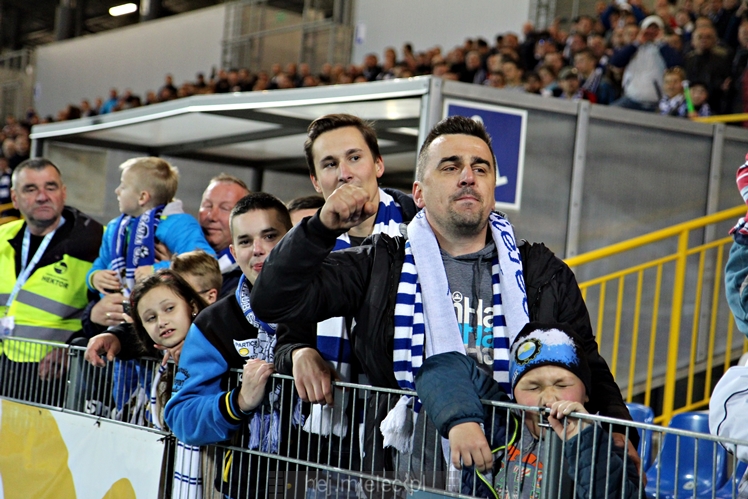 Piłkarze i kibice FKS Stali Mielec świętują awans do I ligi