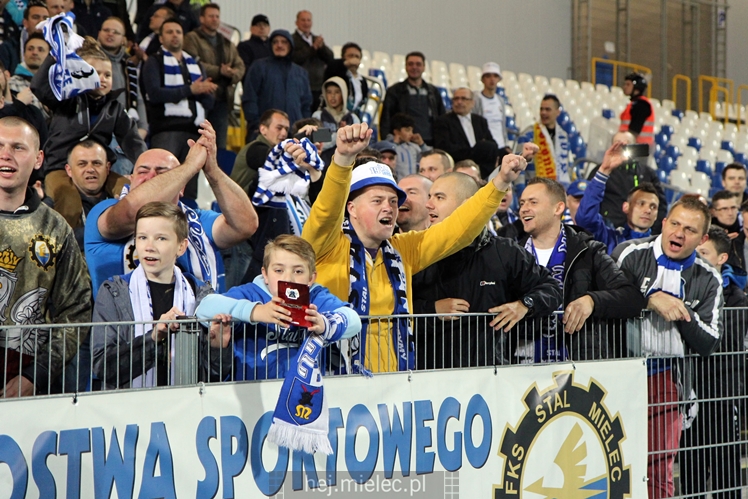 Piłkarze i kibice FKS Stali Mielec świętują awans do I ligi