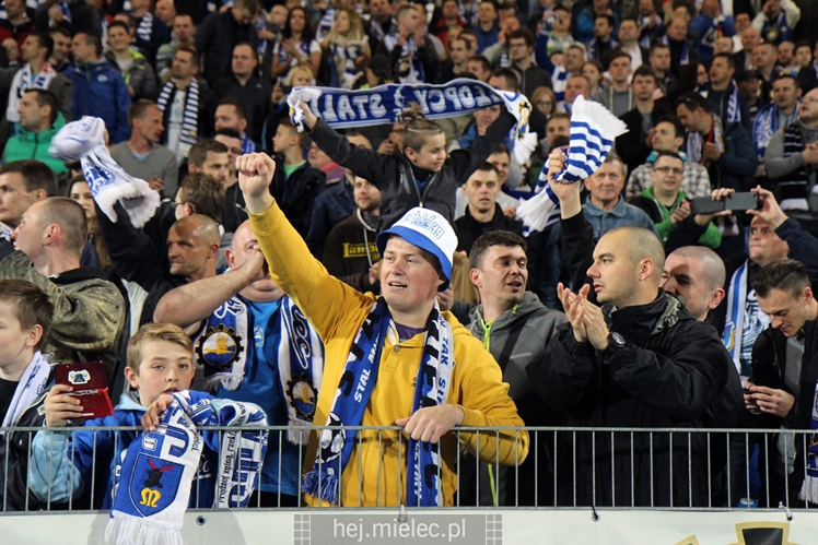 Piłkarze i kibice FKS Stali Mielec świętują awans do I ligi