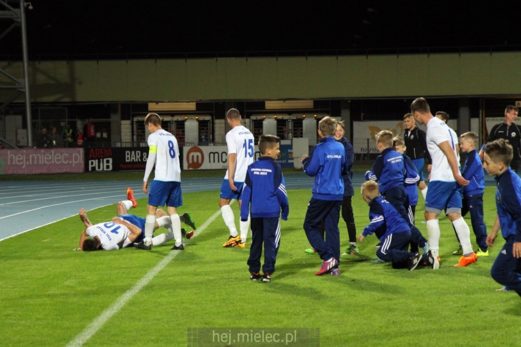Piłkarze i kibice FKS Stali Mielec świętują awans do I ligi
