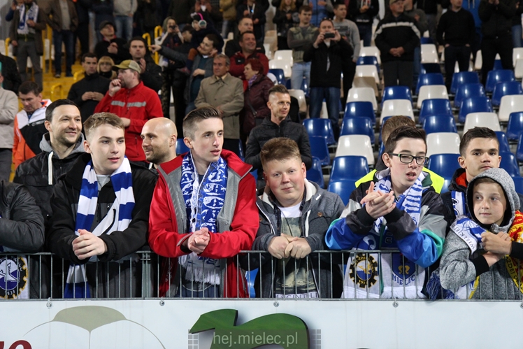 Piłkarze i kibice FKS Stali Mielec świętują awans do I ligi