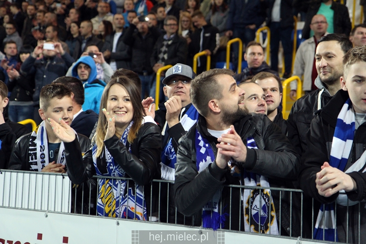 Piłkarze i kibice FKS Stali Mielec świętują awans do I ligi