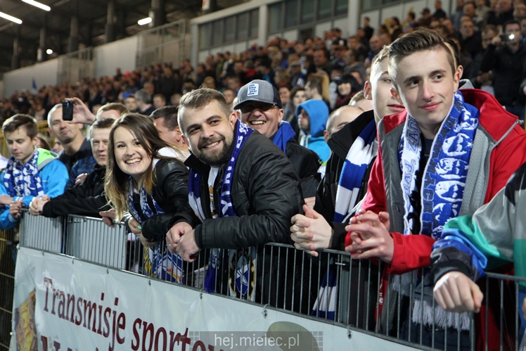 Piłkarze i kibice FKS Stali Mielec świętują awans do I ligi